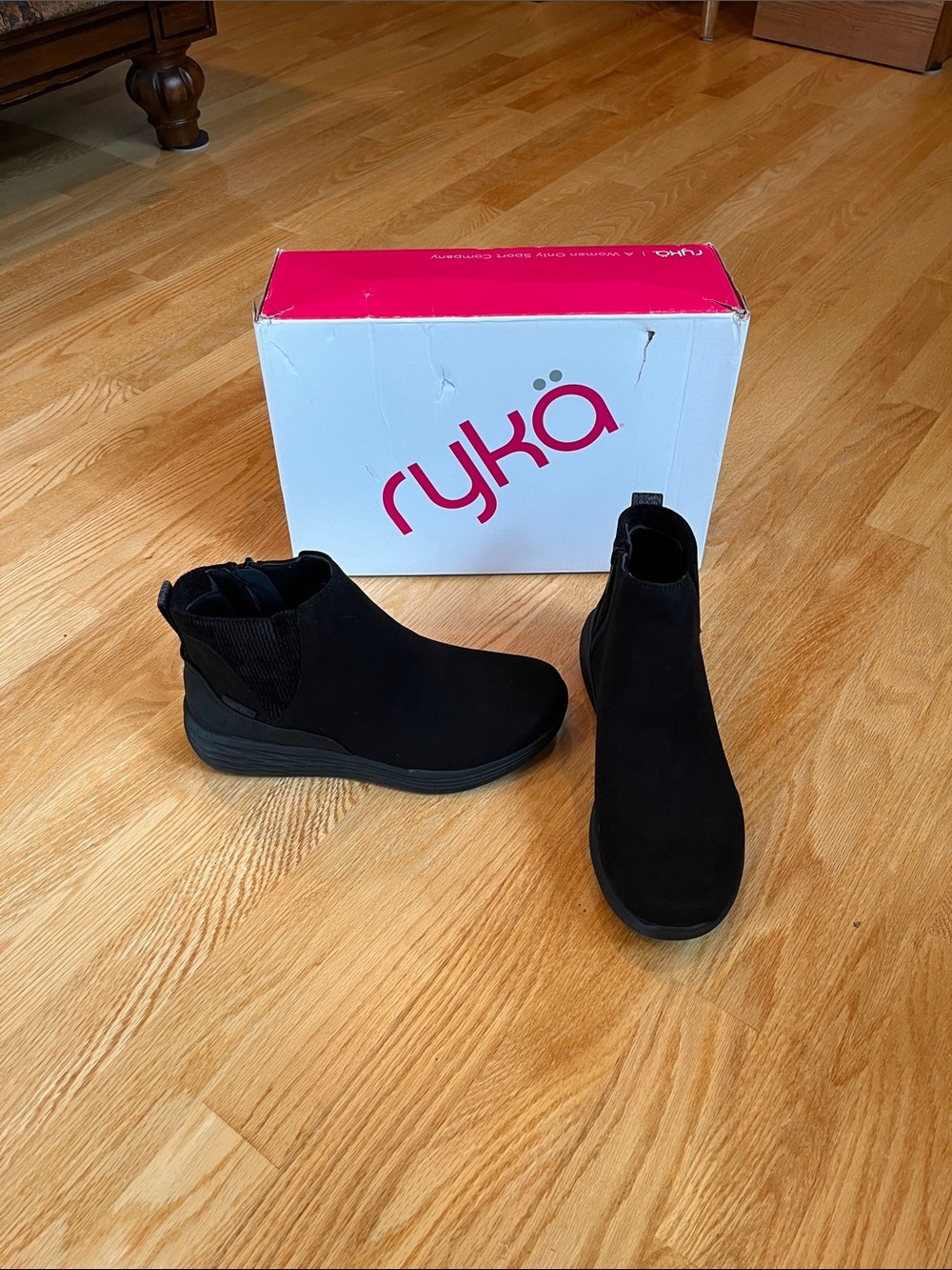 NEW Ryka Sz 8 Black Suede Water-Repellent Ankle Boots